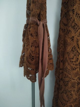 Vestido largo encaje marrón