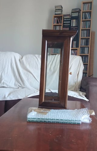 Vitrina madera y cristal