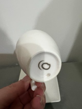 Tazzina da caffè in porcellana bianca