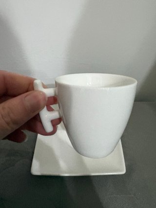 Tazzina da caffè in porcellana bianca