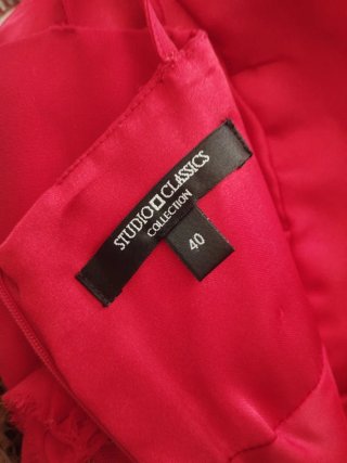 Vestido elegante rojo con flores