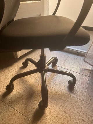 Silla de oficina negra