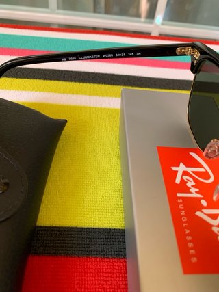 Occhiali da sole Ray-Ban Clubmaster neri dorati