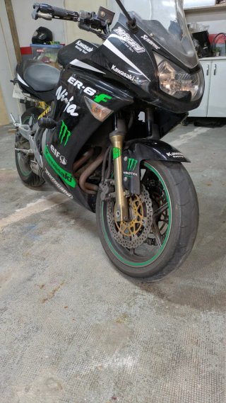 Kawasaki ER6F 2006 Negra - 48.000 km
