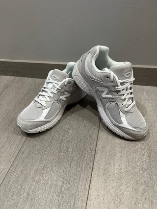 New Balance 2002R Gris/Blanco