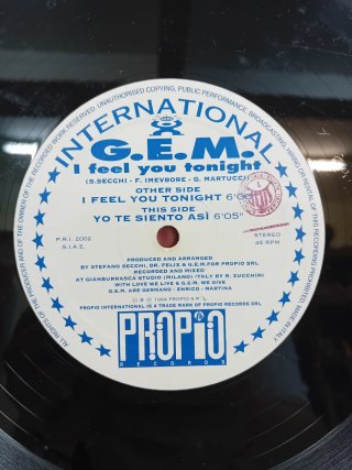 G.E.M. Vinilos I feel you tonight y Quiero Volar