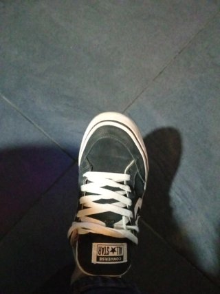 Zapatillas Converse Negras y Beige