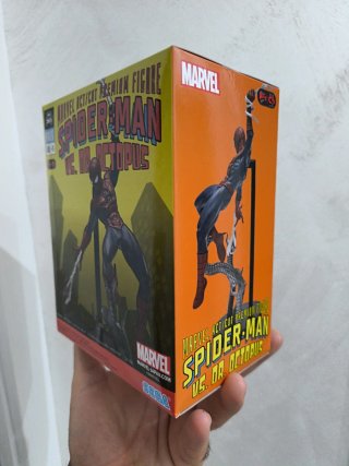 Spider-Man vs Dr. Octopus Figure