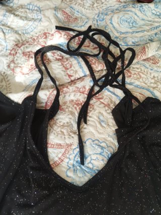 Vestido elegante negro y plateado
