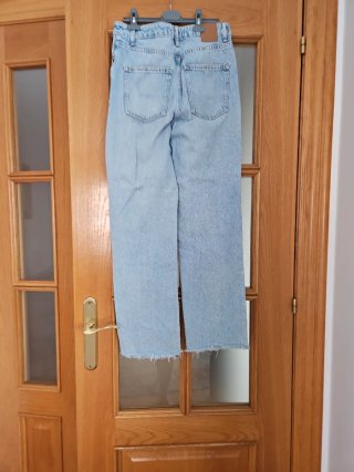 Pantalón vaquero Zara azul claro