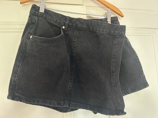Falda pantalón negra talla L con etiqueta