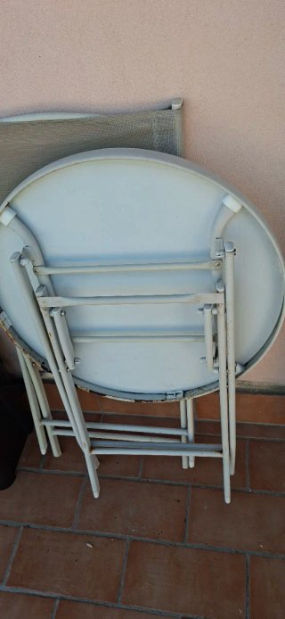 Tavolino rotondo in vetro con 2 sedie