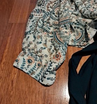 Blusa tipo chaquetita estampada