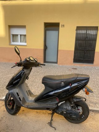 Malaguti Phantom F12 Scooter Negro