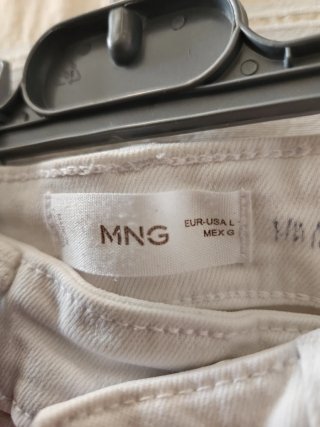 Pantalón vaquero Mango blanco roto