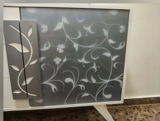 Mueble aparador lacado blanco con cristal