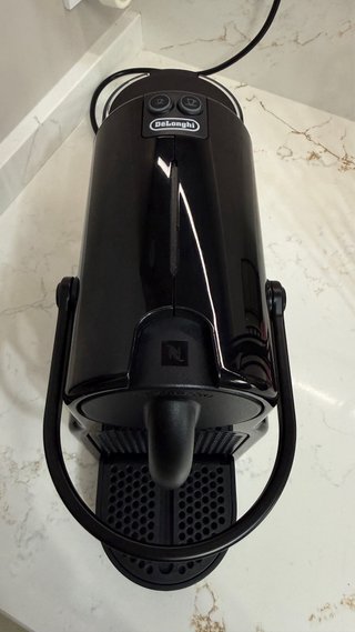 Cafetera Nespresso Negra