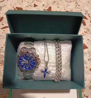 Reloj Hombre Azul y Plateado