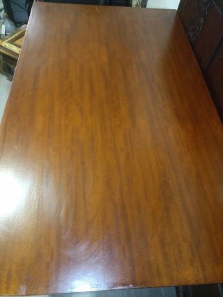 Escritorio antiguo de madera