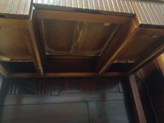 Escritorio antiguo de madera
