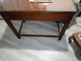 Escritorio antiguo de madera