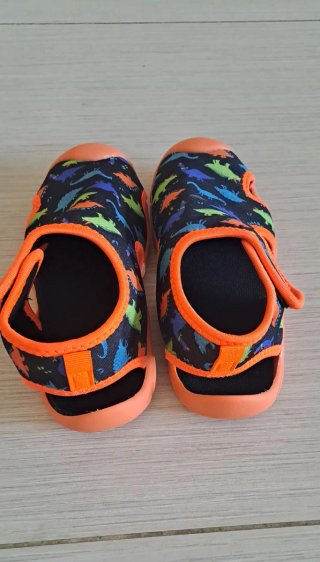 Sandalias dinosaurios talla 29