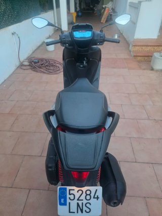 Piaggio gris automática scooter