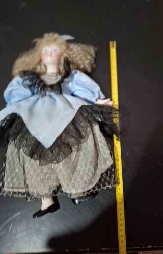 Muñeca de porcelana vintage