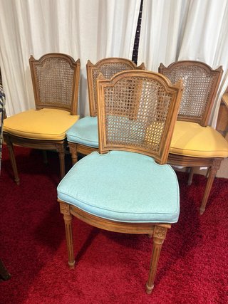 Silla Vintage Madera y Rejilla. Tengo 4