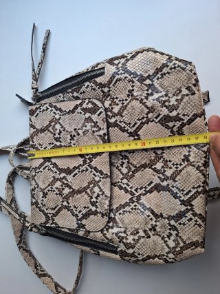 Mochila efecto piel serpiente