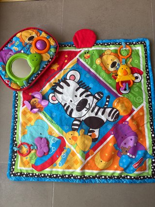 Alfombra de juegos para bebé con animales