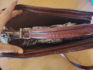 Bolso de piel marrón