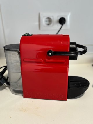 Cafetera Nespresso Roja