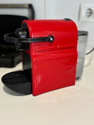 Cafetera Nespresso Roja