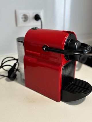 Cafetera Nespresso Roja