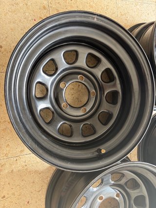 Llantas de acero desplazadas Jeep 5x114.3 ET-30mm