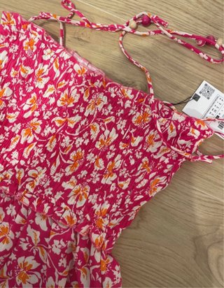 Vestito Zara floreale rosa con arricciatura, taglia S, nuovo con etichetta