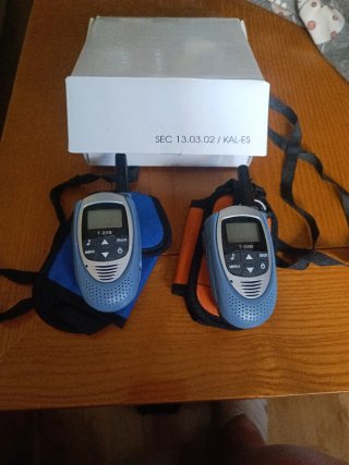2 Walkies T-228 con fundas