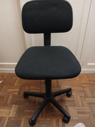 Silla de oficina negra