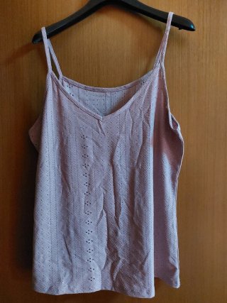 Top traforato rosa