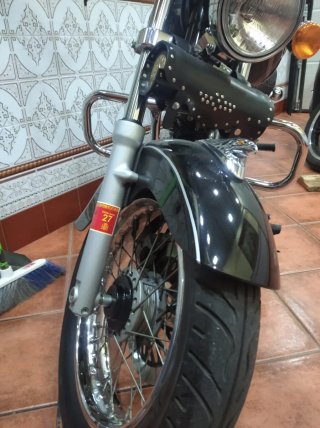 Suzuki Intruder 125cc Negra