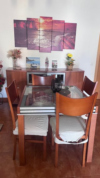 Mesa comedor extensible y 4 sillas