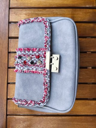 Bolso Zara pedrería gris y multicolor