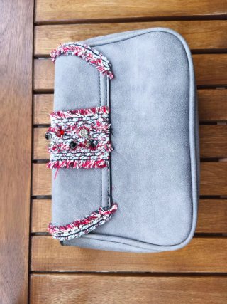 Bolso Zara pedrería gris y multicolor