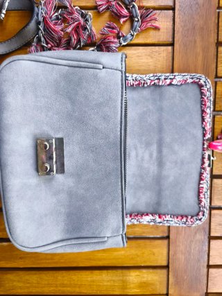 Bolso Zara pedrería gris y multicolor