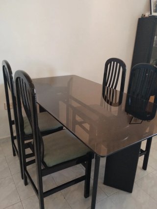 Mesa comedor y 4 sillas