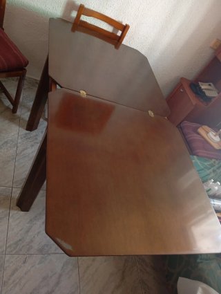 Mesa de comedor de madera + 6 sillas