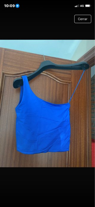 Top Stradivarius azul eléctrico