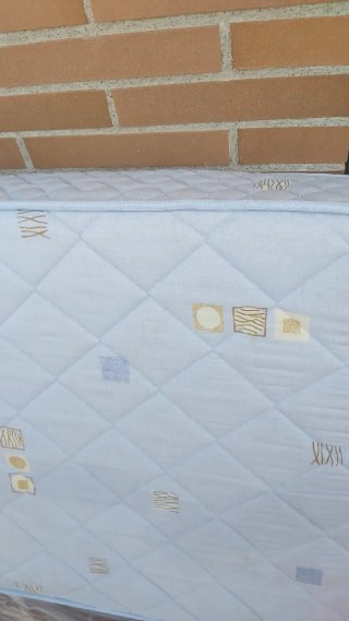 Colchón individual con funda textil