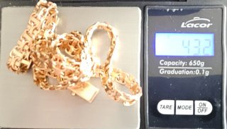 Se vende por 130 €/gr Conjunto en Oro 14k.